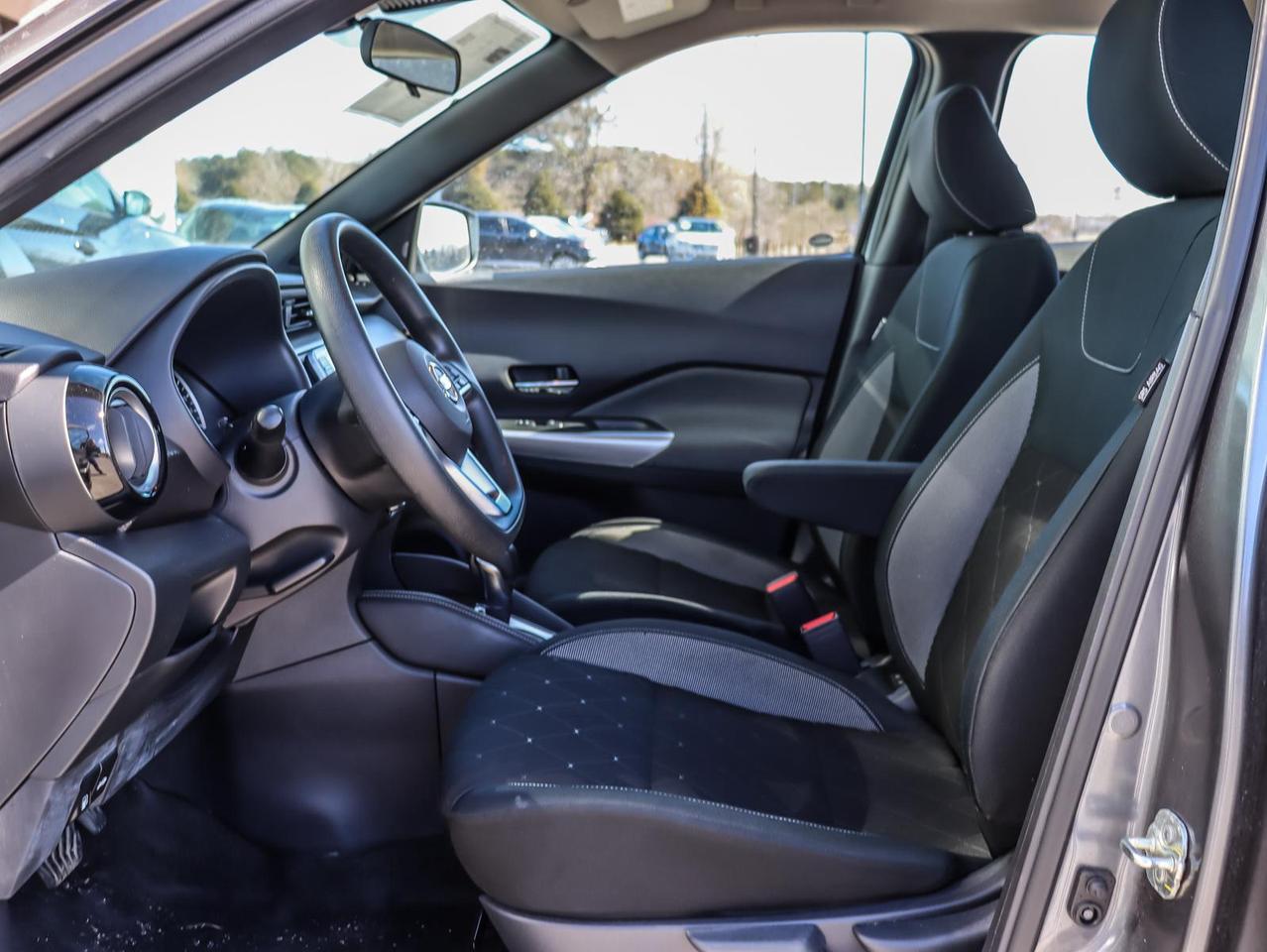 2020 Nissan Kicks SV (CVT) 4dr Front-Wheel Drive Photo4