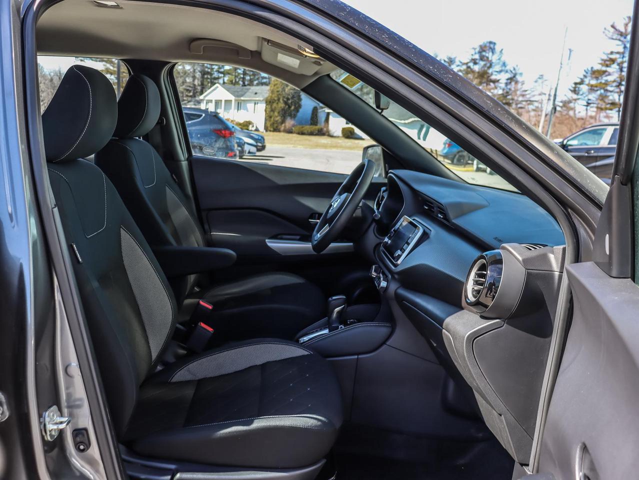2020 Nissan Kicks SV (CVT) 4dr Front-Wheel Drive Photo