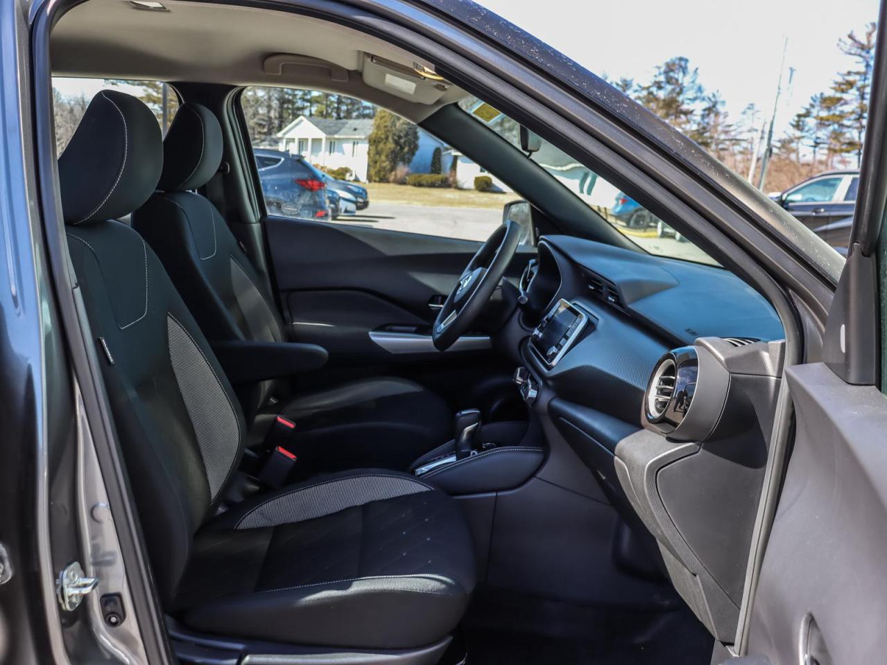 2020 Nissan Kicks SV (CVT) 4dr Front-Wheel Drive Photo