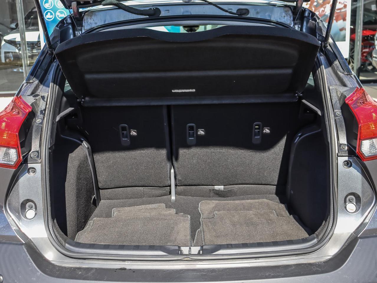 2020 Nissan Kicks SV (CVT) 4dr Front-Wheel Drive Photo
