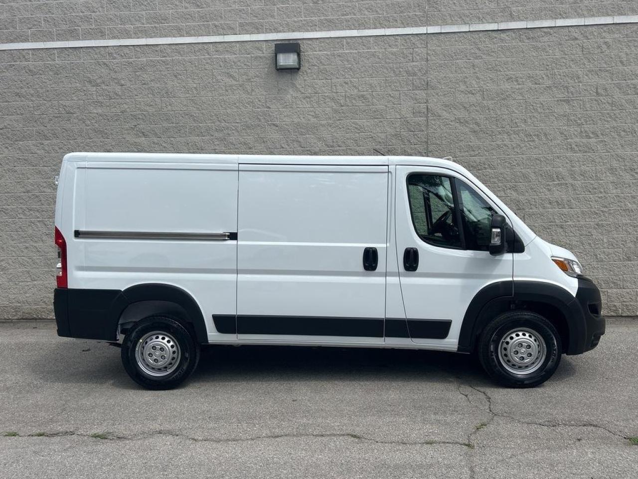 2025 RAM ProMaster 1500 Low Roof Cargo Van 136 in. WB Photo2