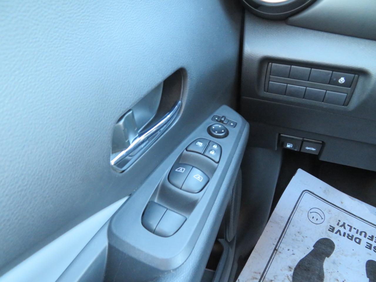 2021 Nissan Kicks SR FWD Photo