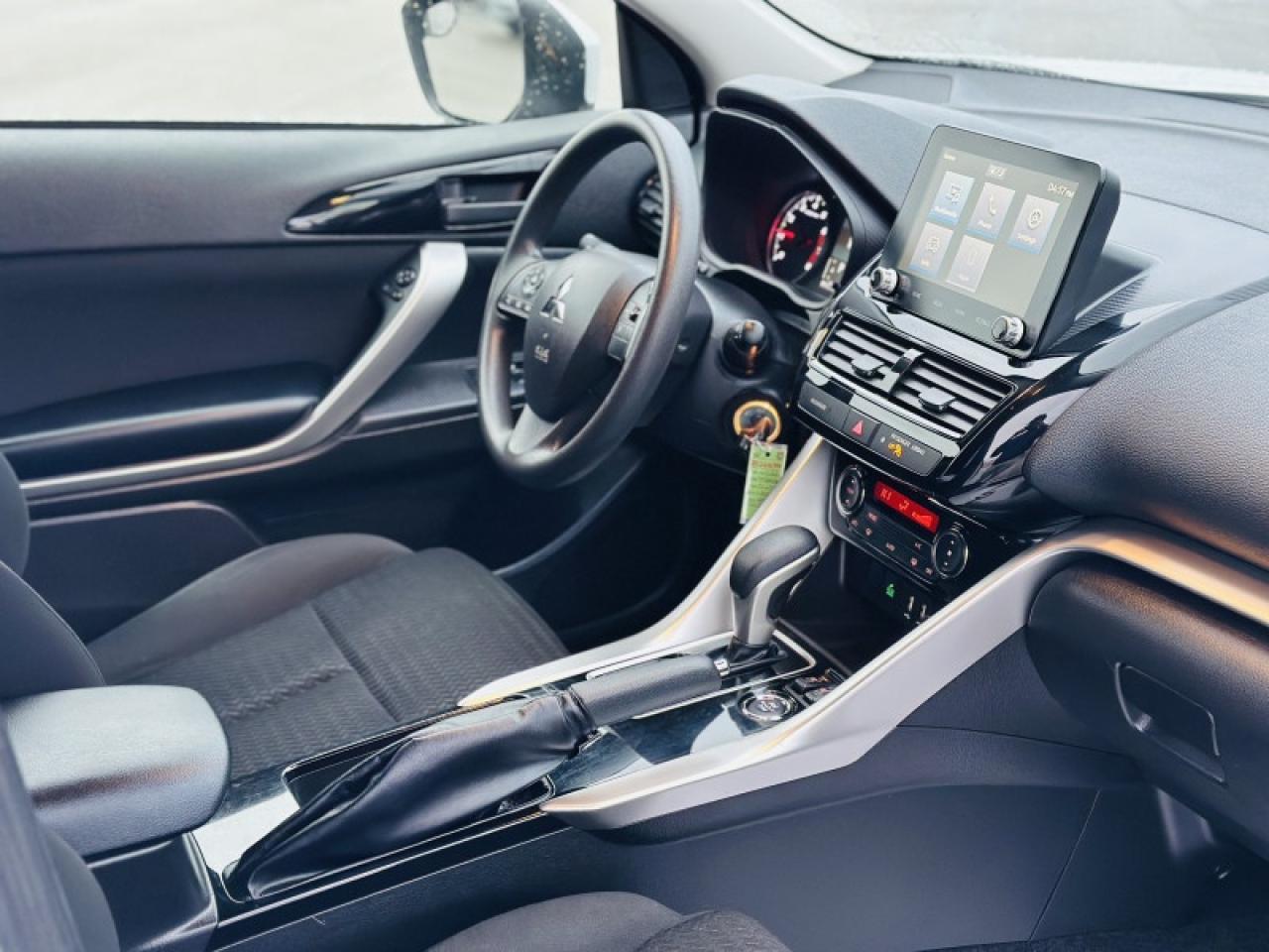 2022 Mitsubishi Eclipse Cross ES Photo