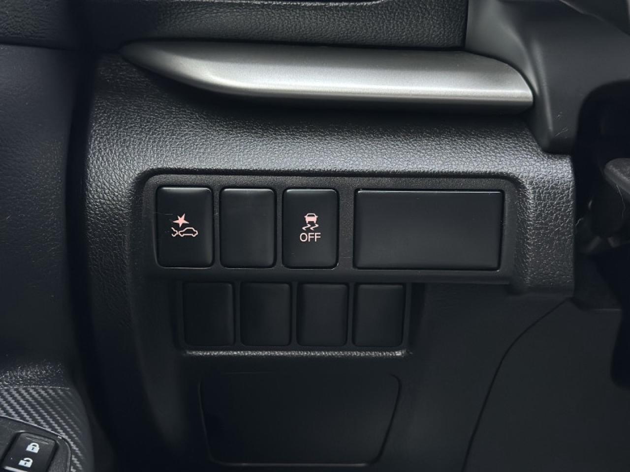 2022 Mitsubishi Eclipse Cross ES Photo