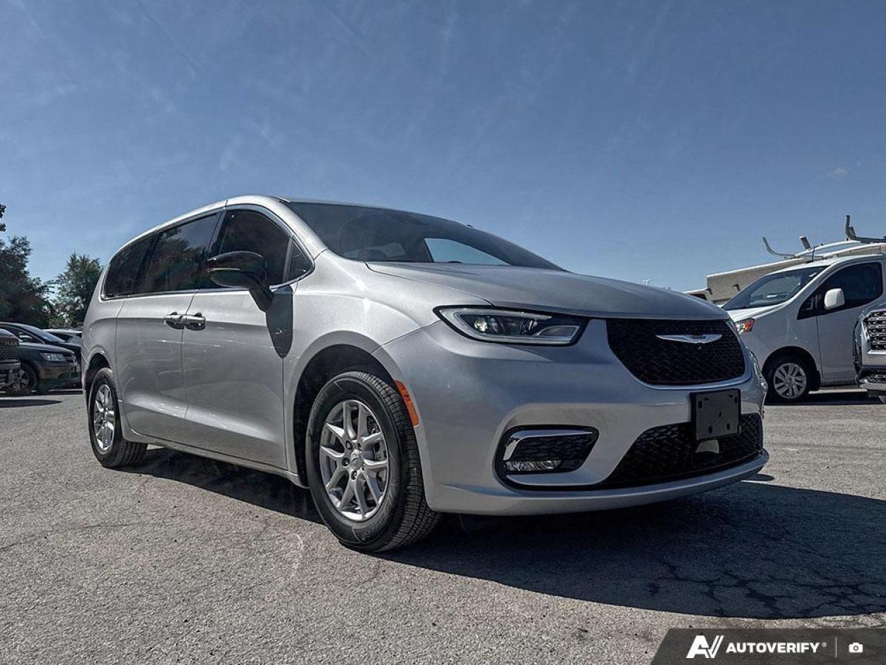 2026 Chrysler Pacifica Select Front-Wheel Drive Passenger Van Photo