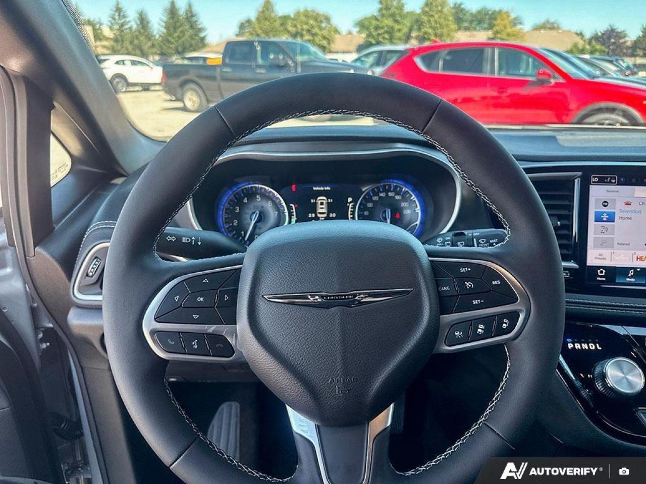 2026 Chrysler Pacifica Select Front-Wheel Drive Passenger Van Photo