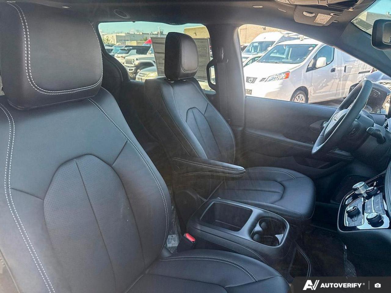 2026 Chrysler Pacifica Select Front-Wheel Drive Passenger Van Photo