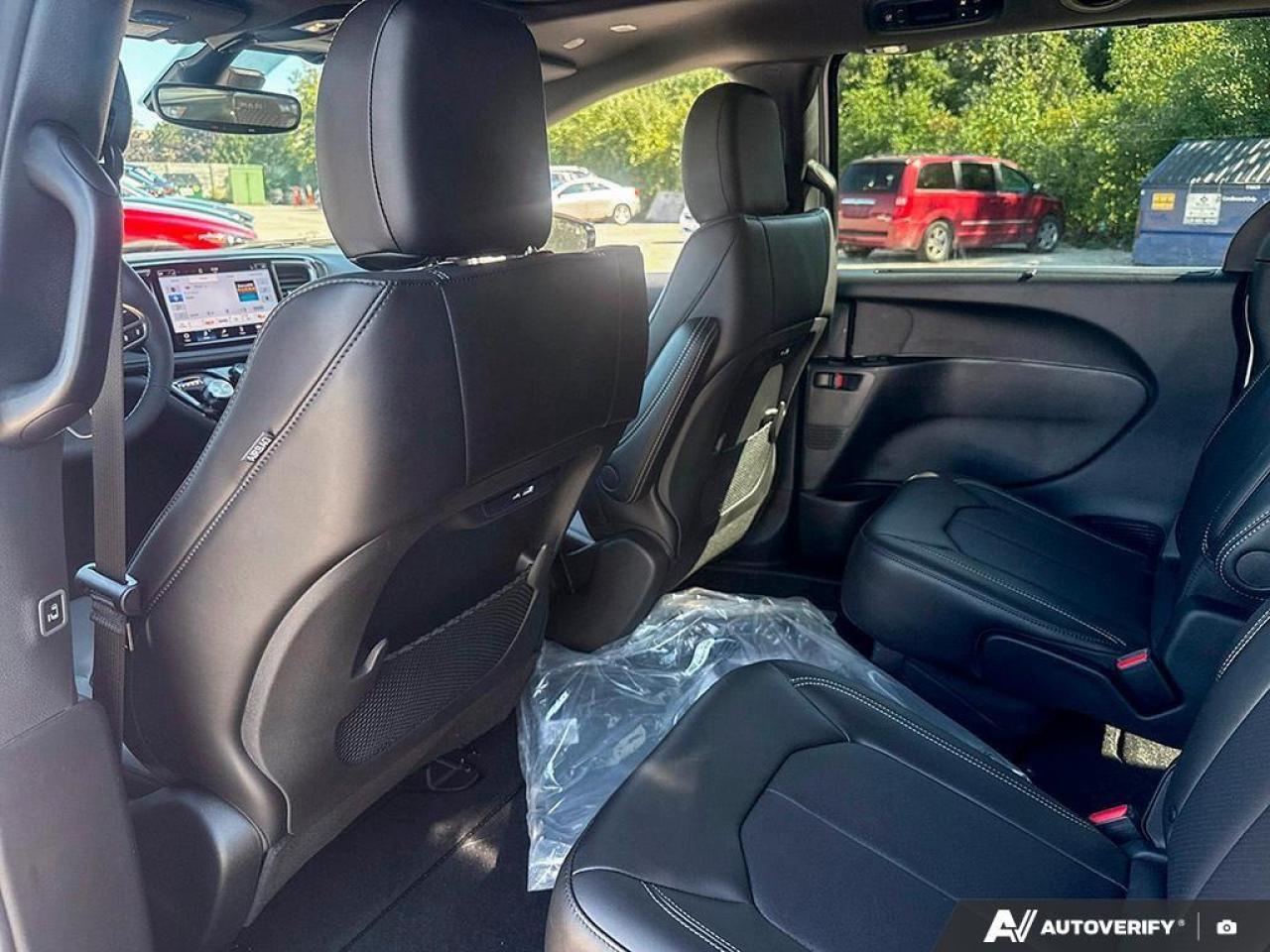 2026 Chrysler Pacifica Select Front-Wheel Drive Passenger Van Photo