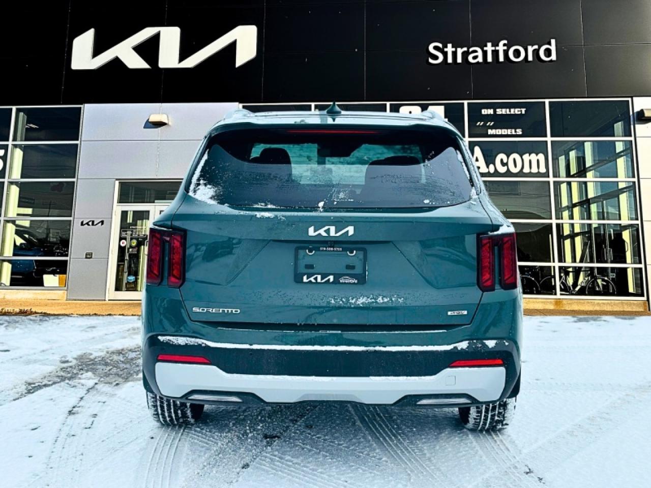 2026 Kia Sorento Plug-In Hybrid EX Photo2