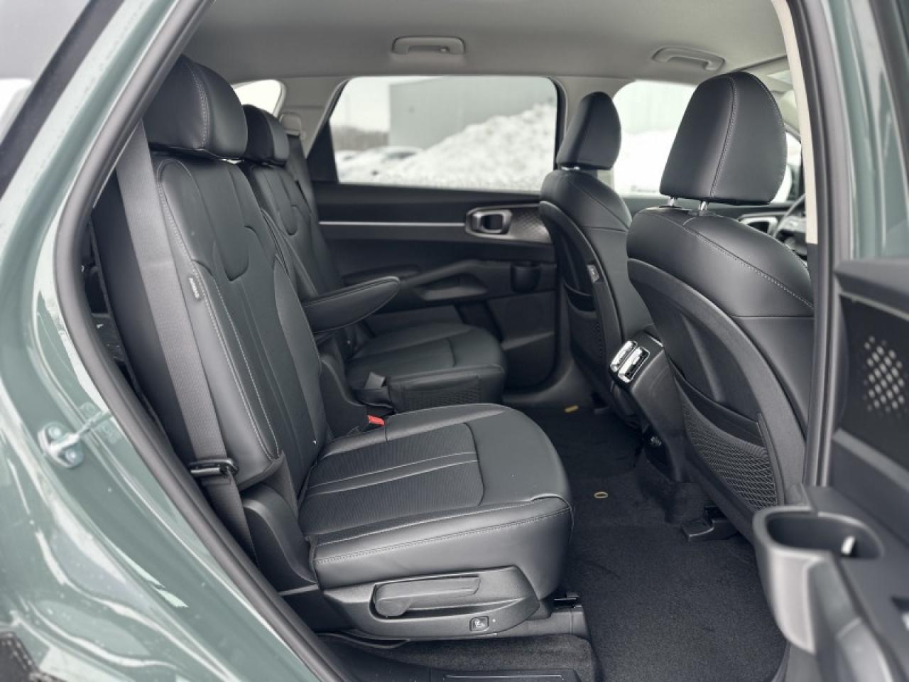 2026 Kia Sorento Plug-In Hybrid EX Photo