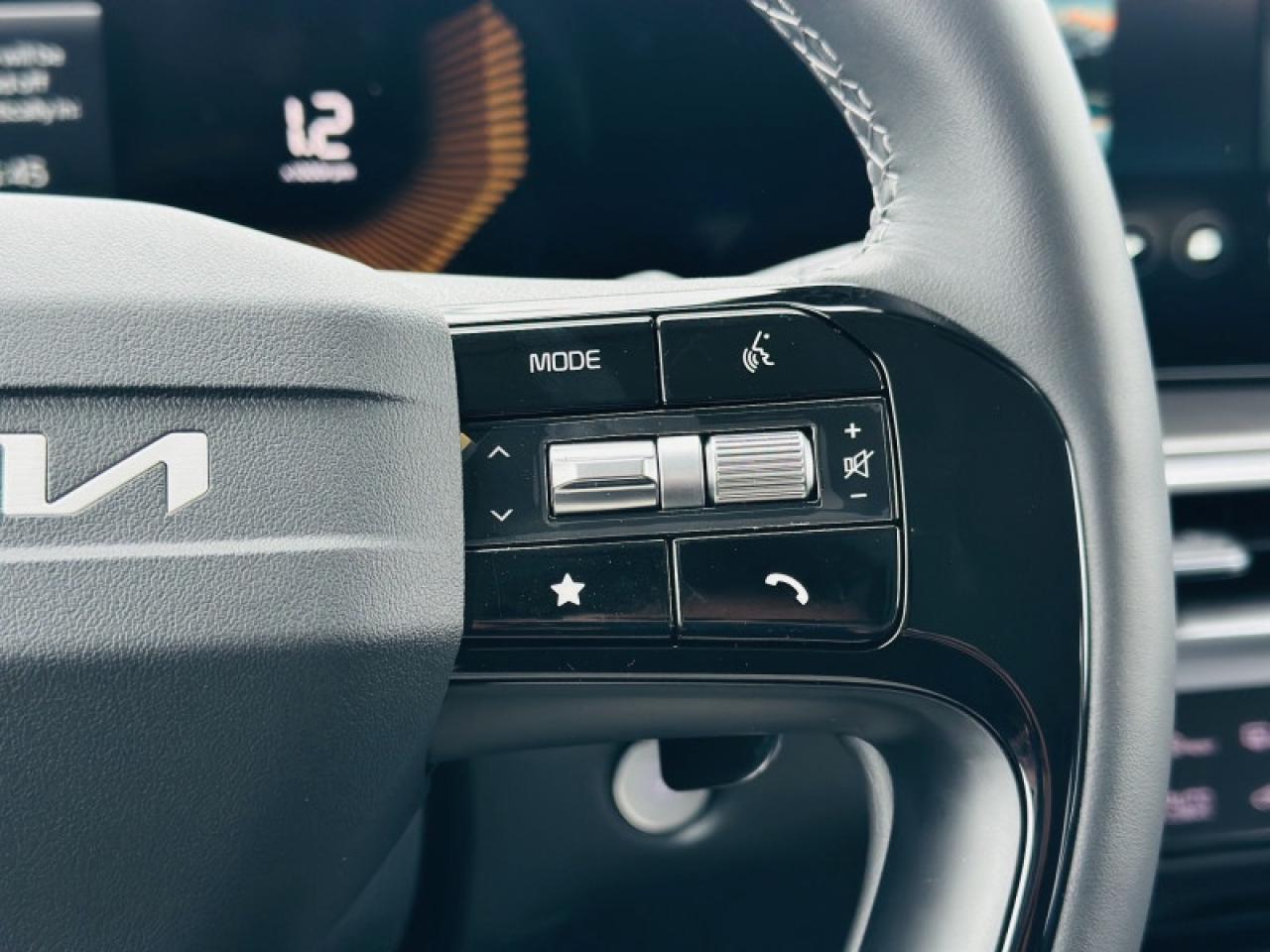 2026 Kia Sorento Plug-In Hybrid EX Photo