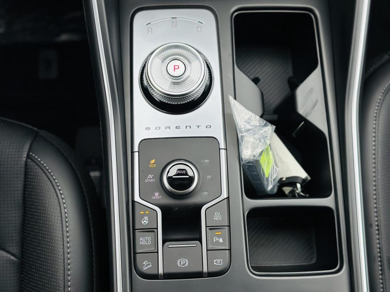 2026 Kia Sorento Plug-In Hybrid EX Photo