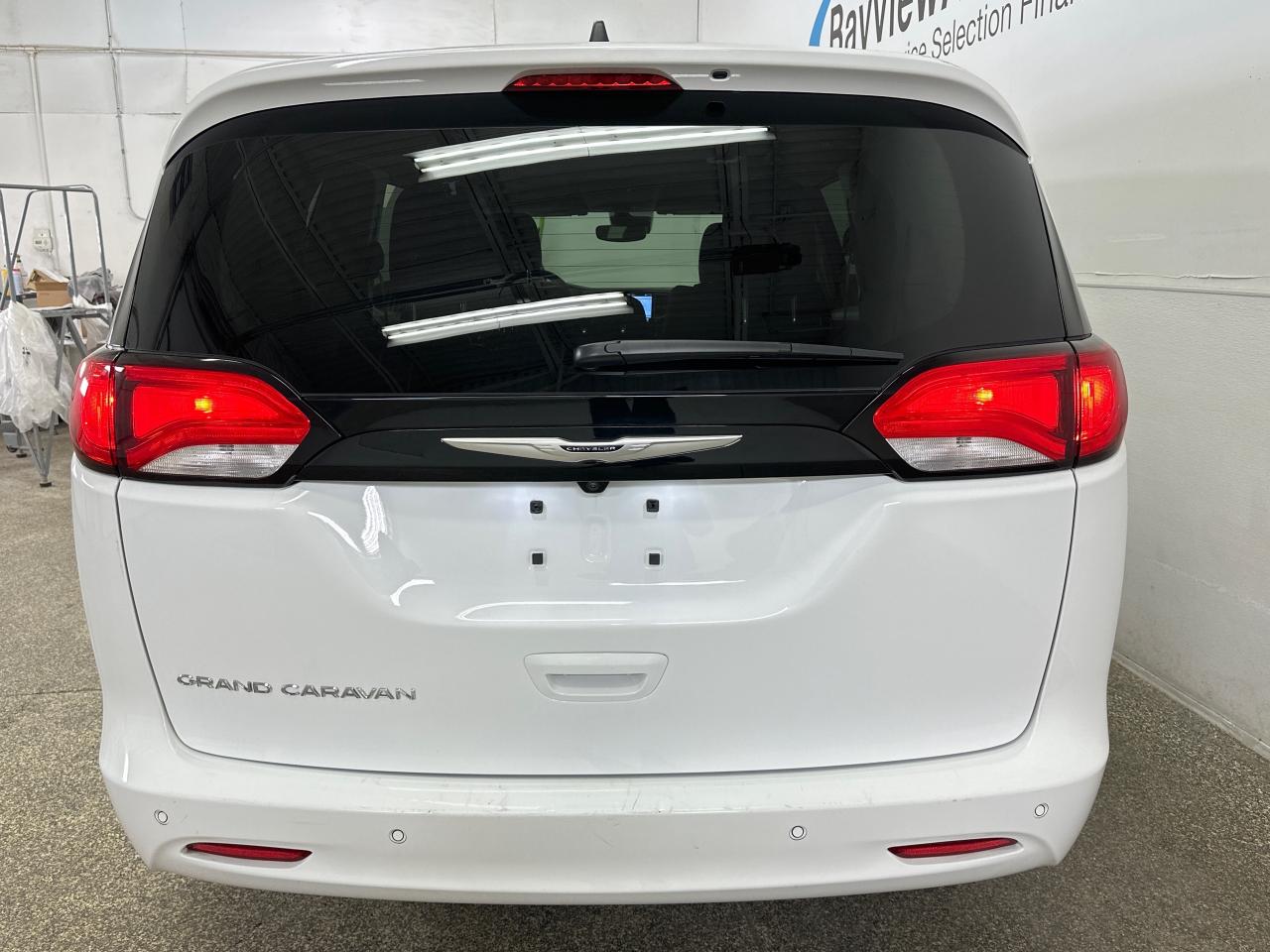 2024 Chrysler Grand Caravan SXT Front-Wheel Drive Passenger Van Photo4