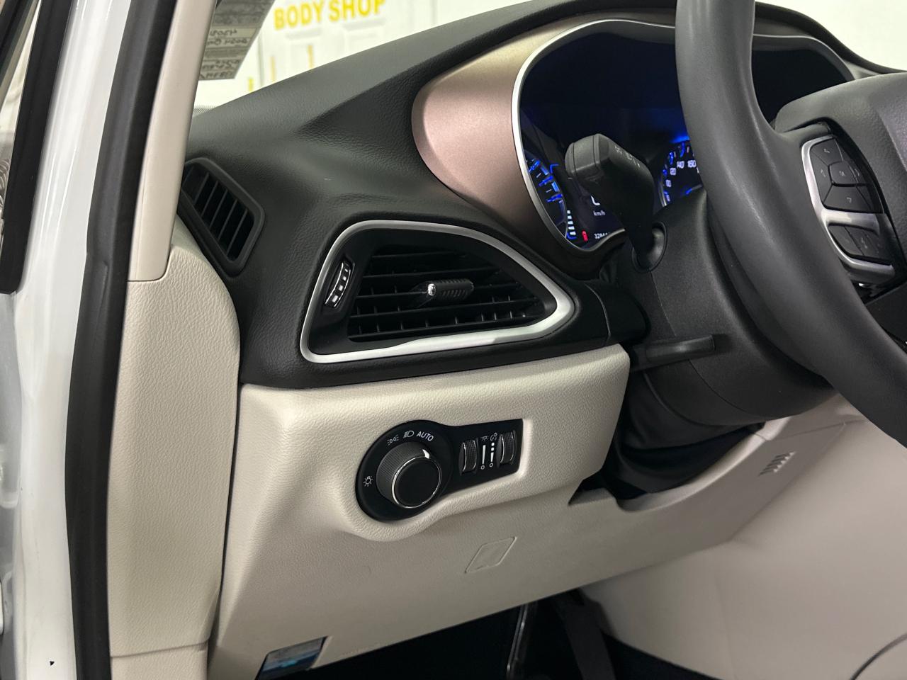 2024 Chrysler Grand Caravan SXT Front-Wheel Drive Passenger Van Photo