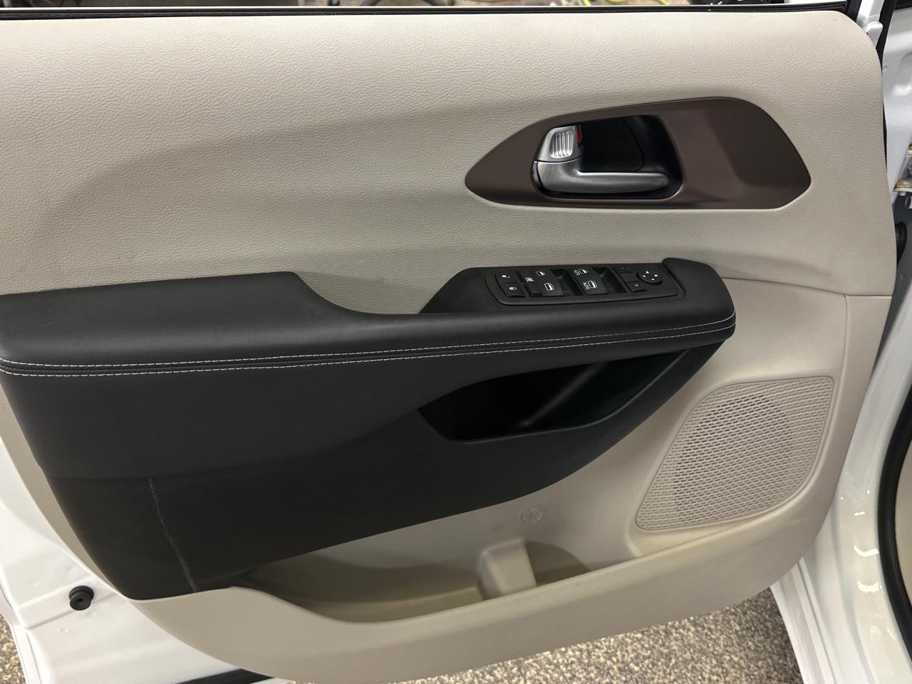 2024 Chrysler Grand Caravan SXT Front-Wheel Drive Passenger Van Photo