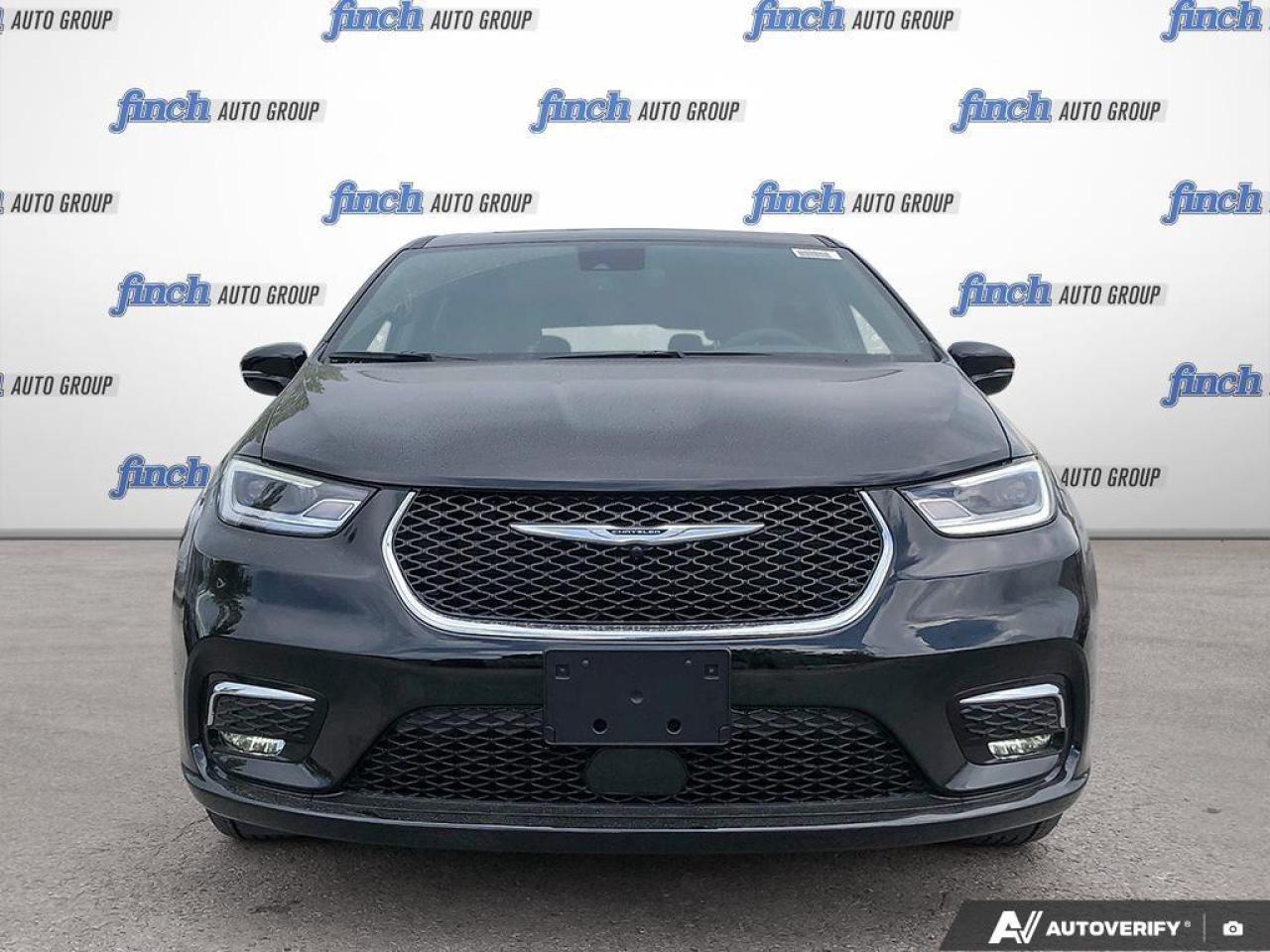 2026 Chrysler Pacifica Select Front-Wheel Drive Passenger Van Photo