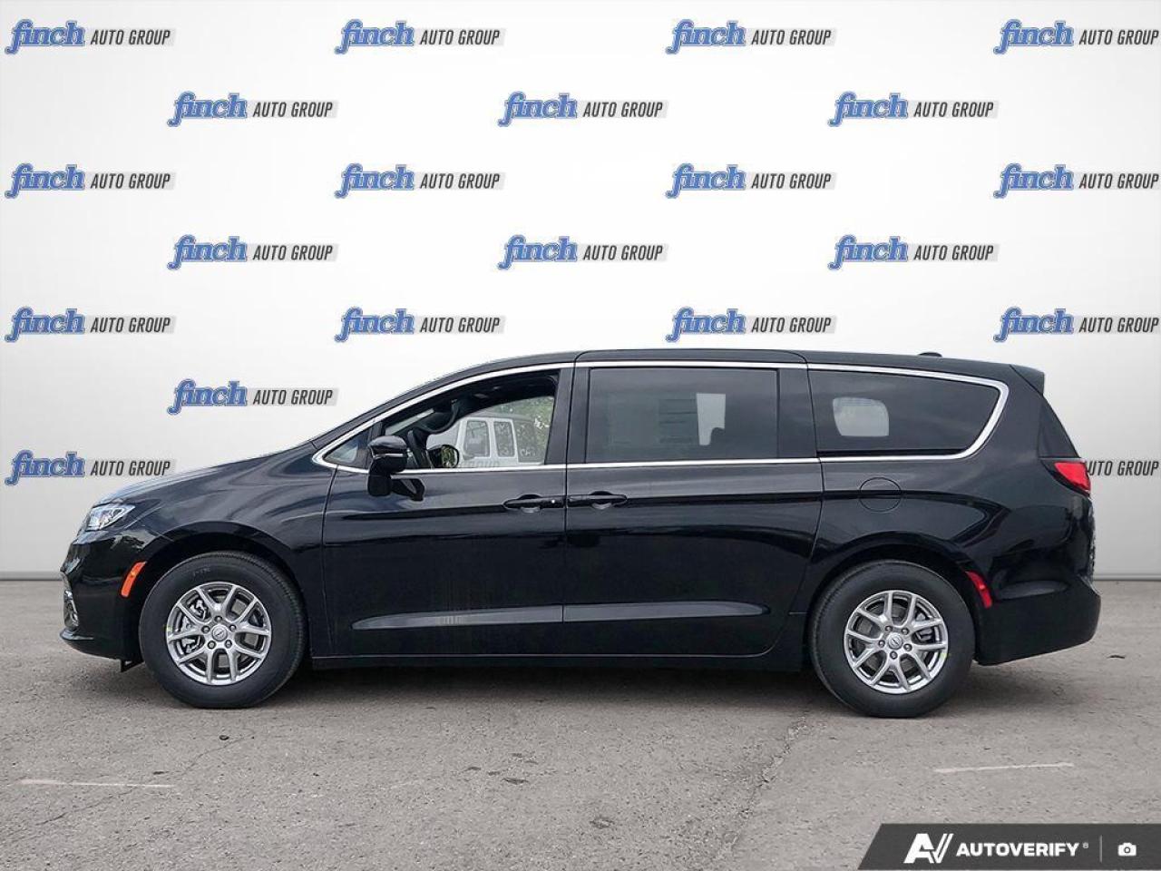 2026 Chrysler Pacifica Select Front-Wheel Drive Passenger Van Photo