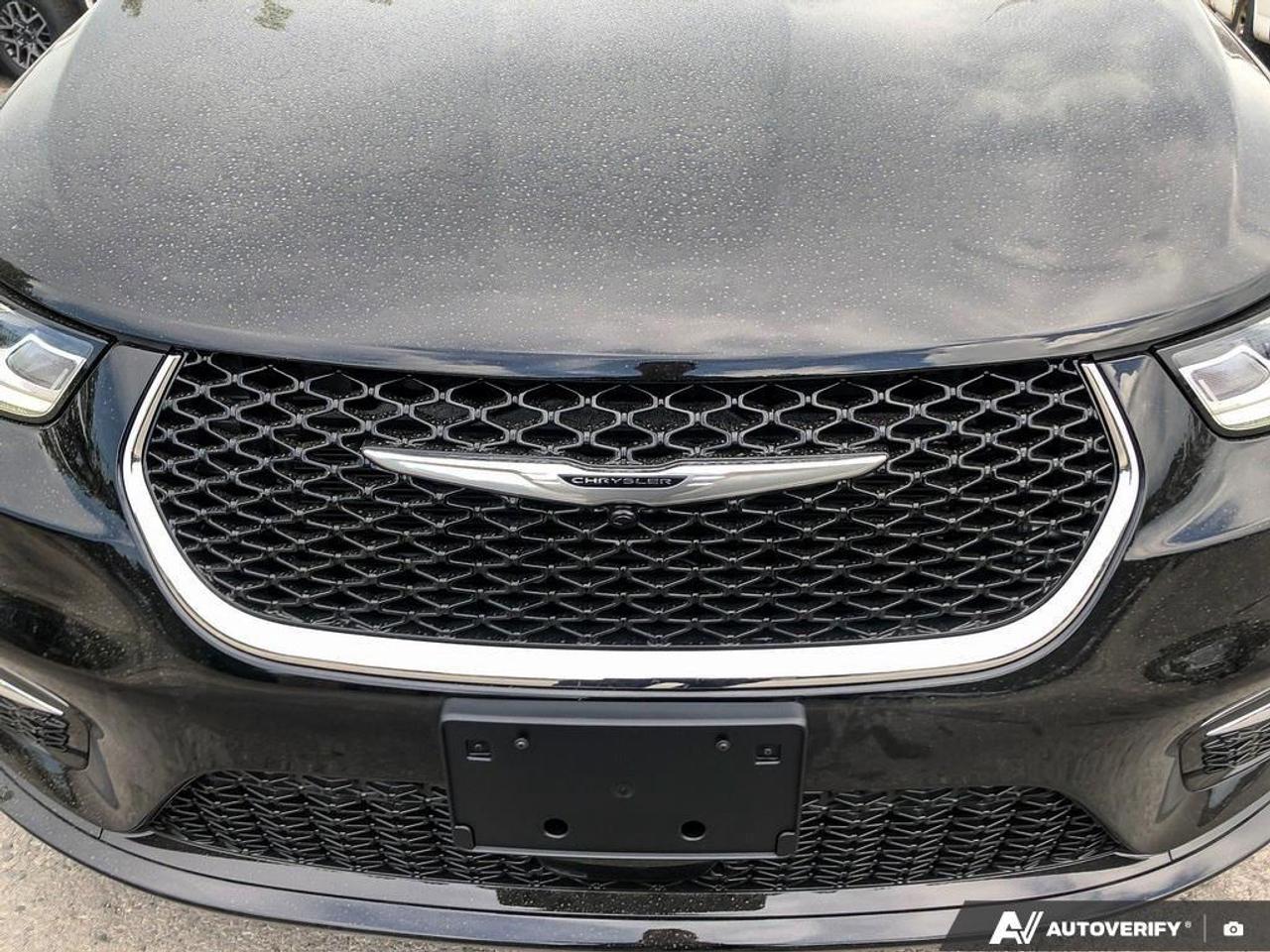 2026 Chrysler Pacifica Select Front-Wheel Drive Passenger Van Photo