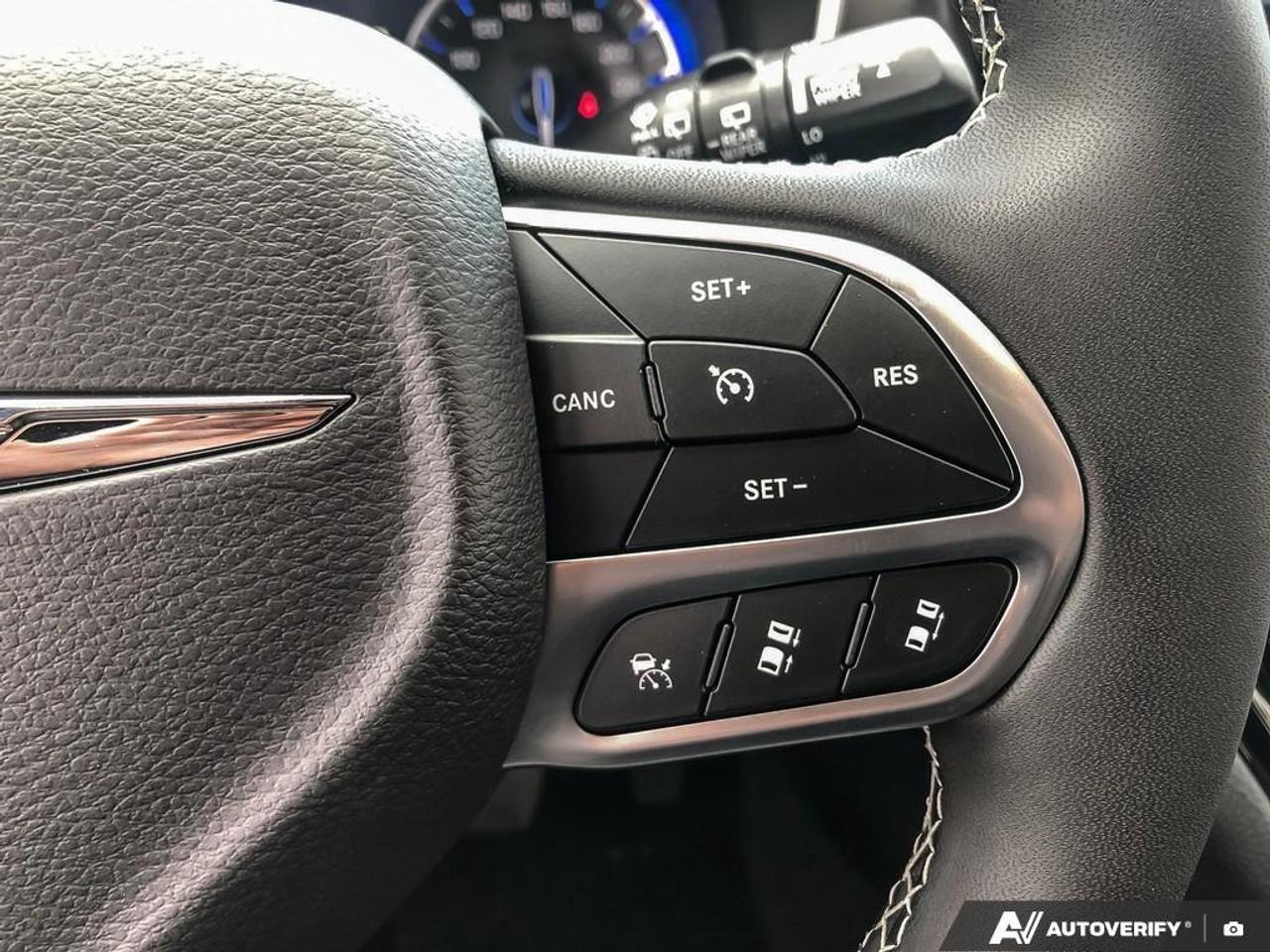 2026 Chrysler Pacifica Select Front-Wheel Drive Passenger Van Photo