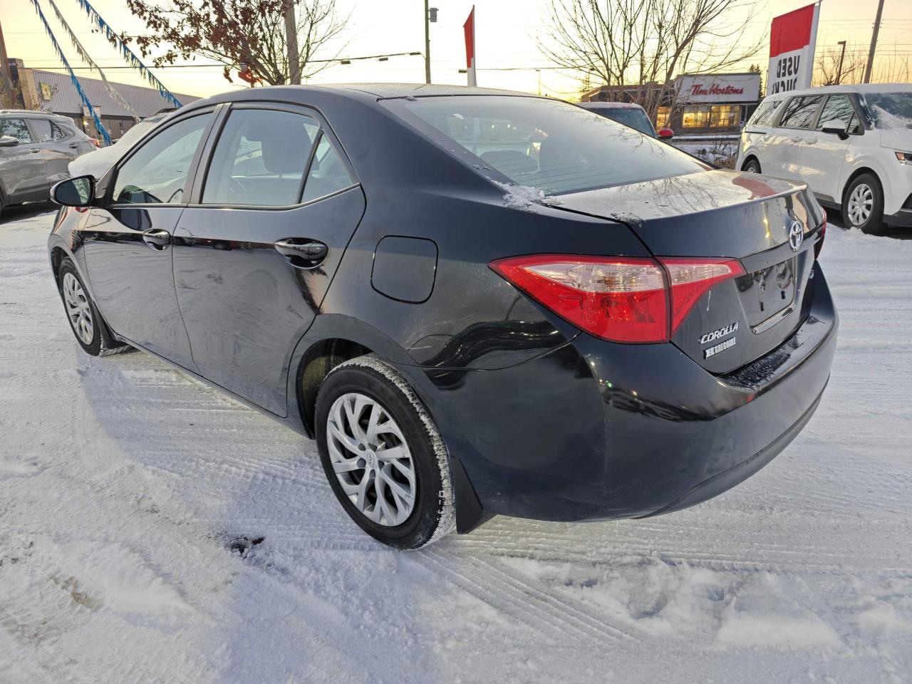 2017 Toyota Corolla LE (CVT) 4dr Sedan Photo2