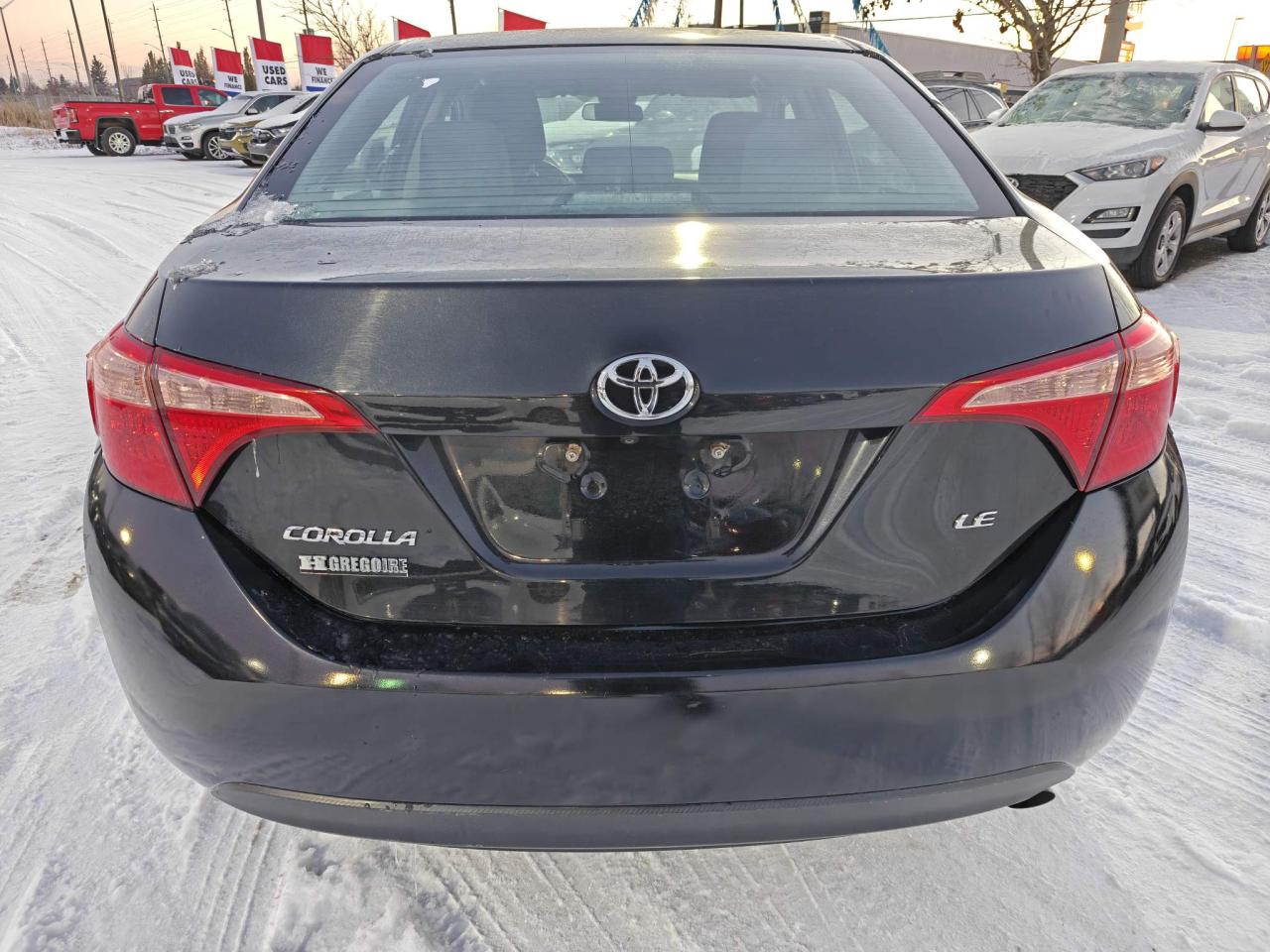 2017 Toyota Corolla LE (CVT) 4dr Sedan Photo3