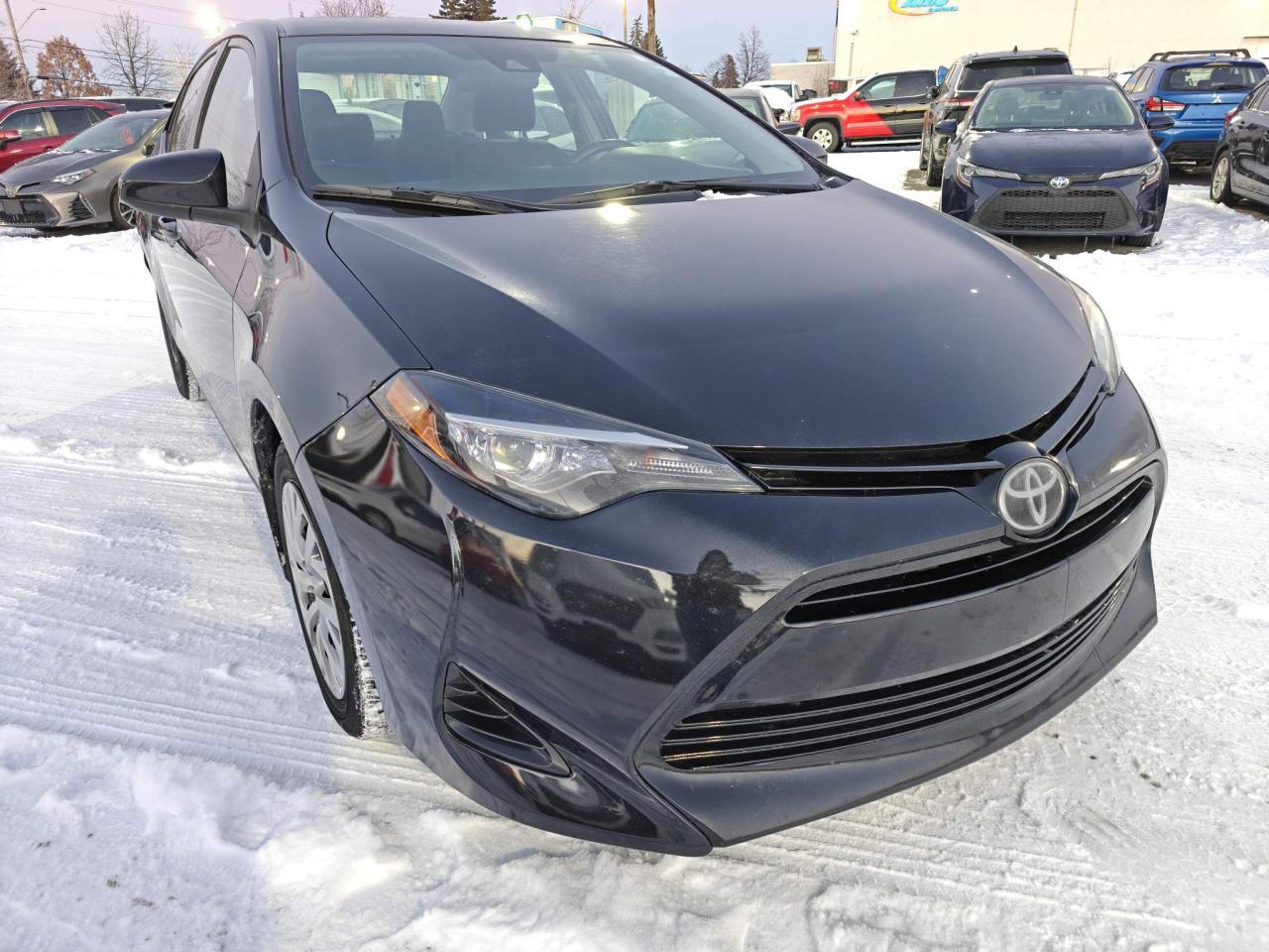 2017 Toyota Corolla LE (CVT) 4dr Sedan Photo4