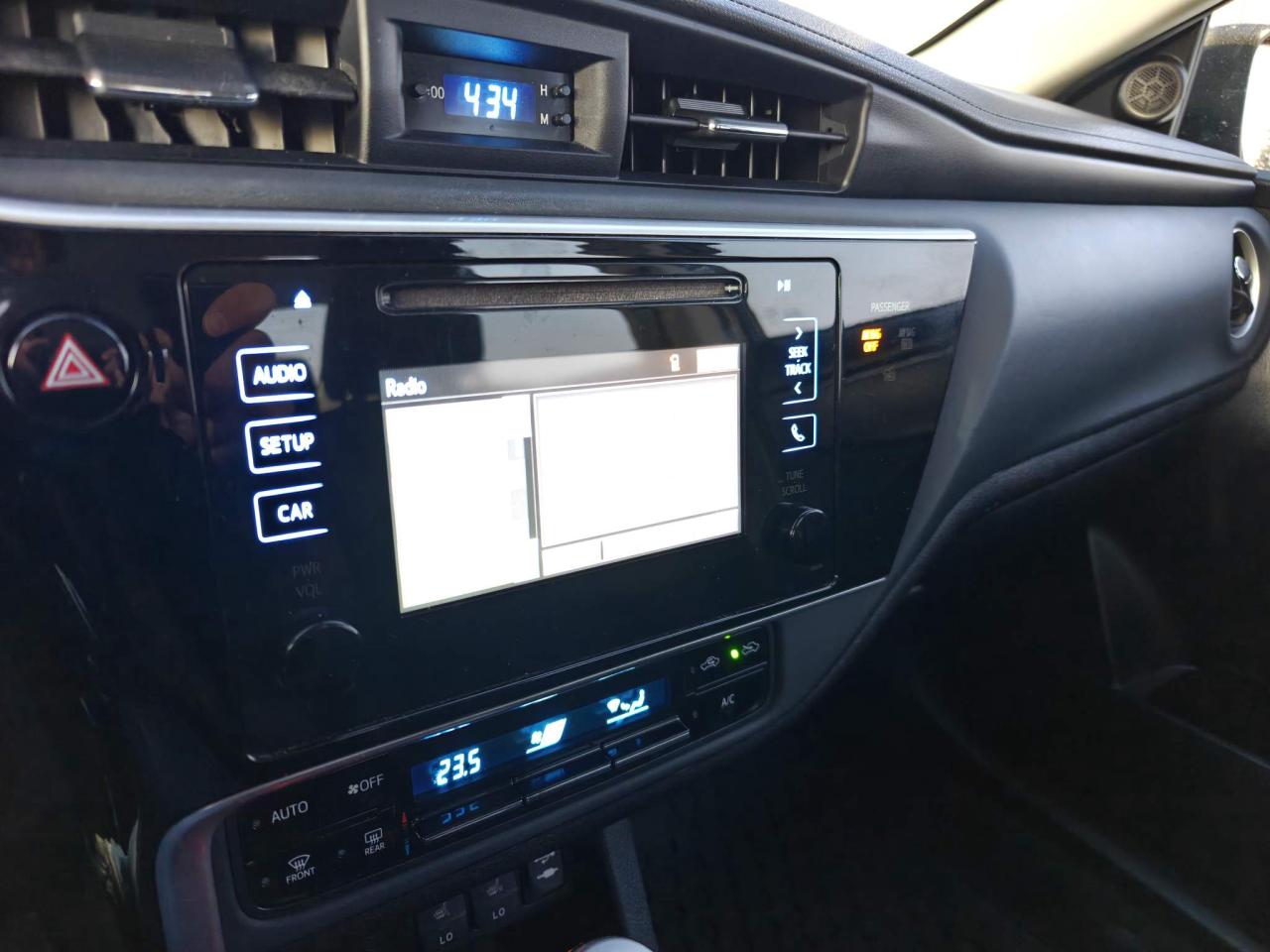 2017 Toyota Corolla LE (CVT) 4dr Sedan Photo