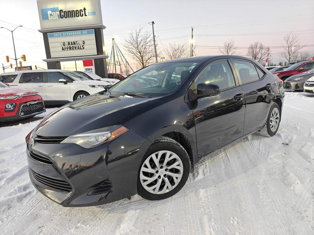 2017 Toyota Corolla LE (CVT) 4dr Sedan Photo0