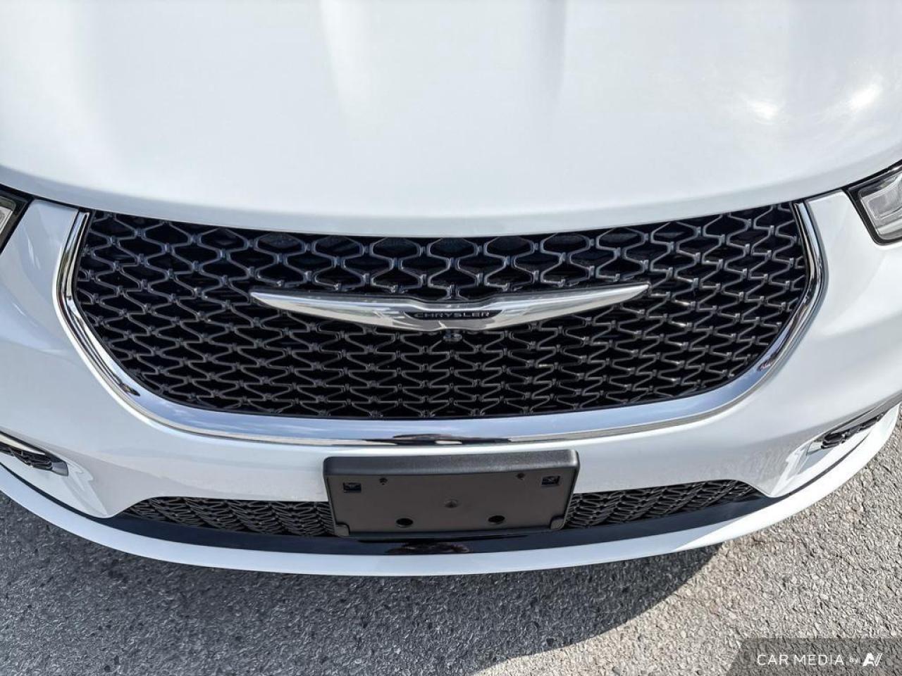 2026 Chrysler Pacifica Select Front-Wheel Drive Passenger Van Photo