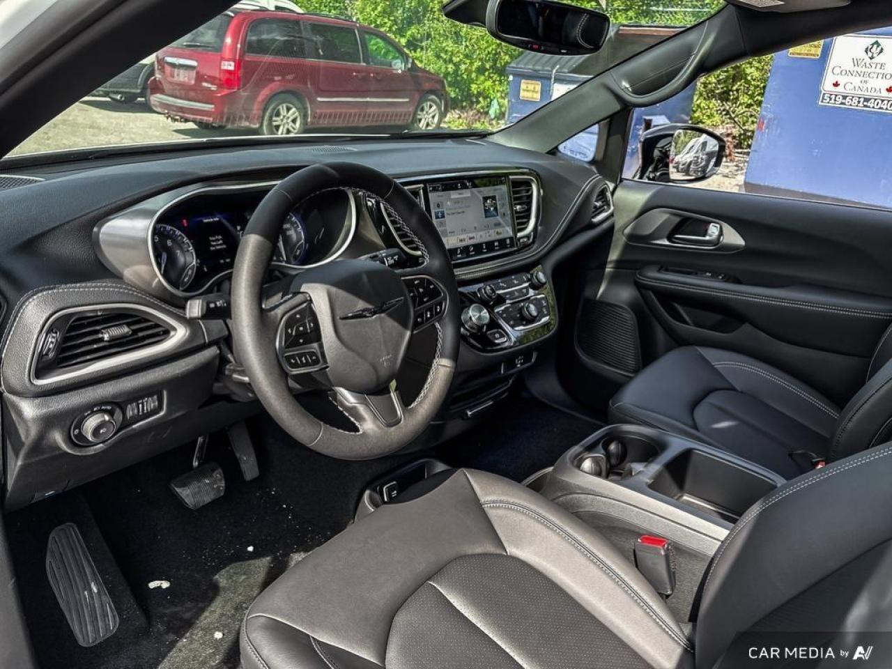 2026 Chrysler Pacifica Select Front-Wheel Drive Passenger Van Photo