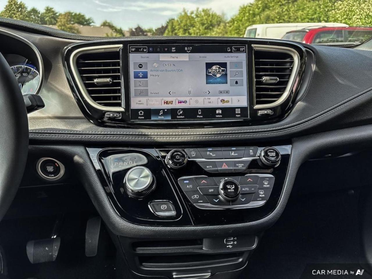 2026 Chrysler Pacifica Select Front-Wheel Drive Passenger Van Photo