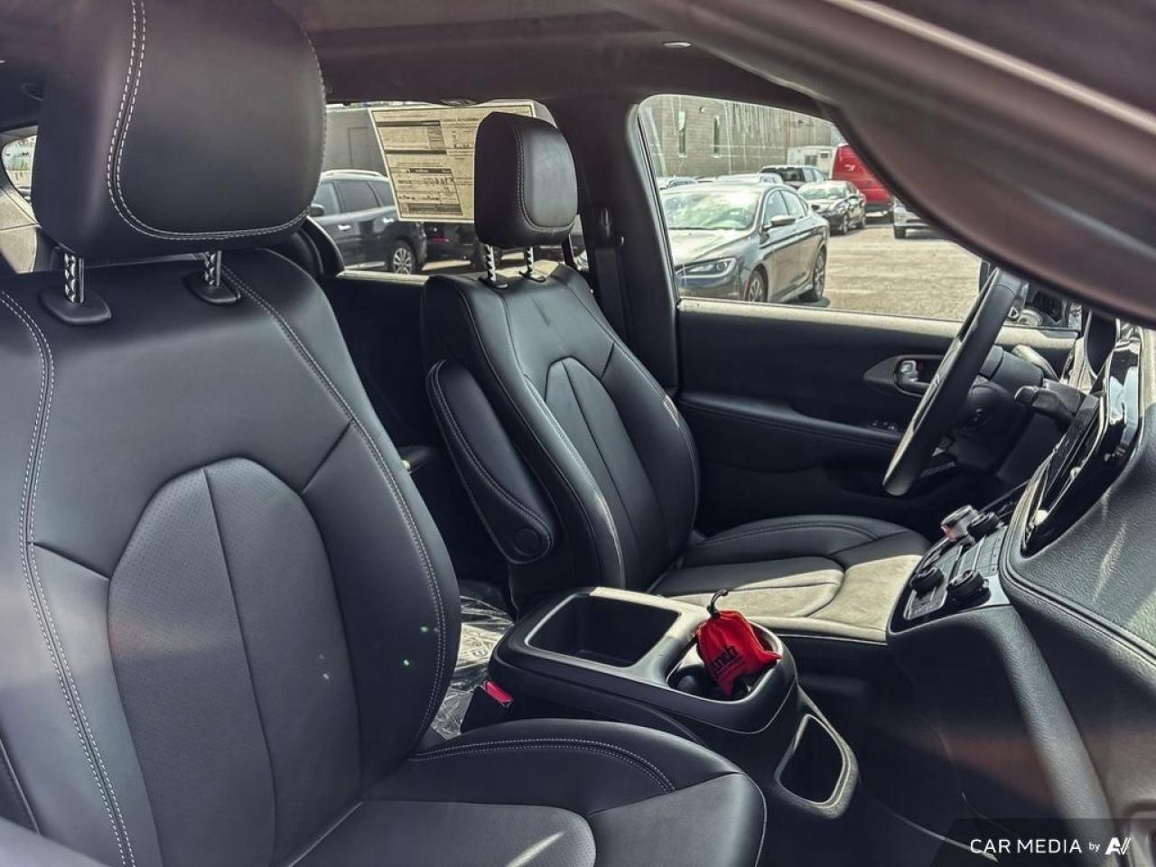 2026 Chrysler Pacifica Select Front-Wheel Drive Passenger Van Photo