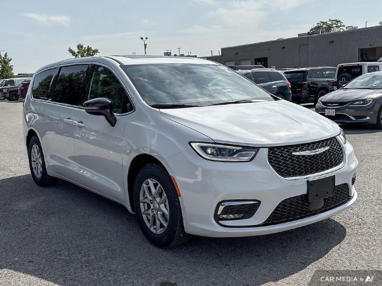 2026 Chrysler Pacifica Select Front-Wheel Drive Passenger Van Photo