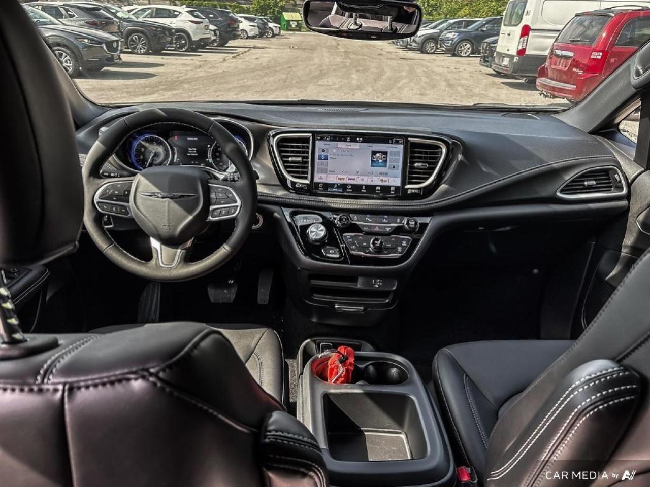 2026 Chrysler Pacifica Select Front-Wheel Drive Passenger Van Photo