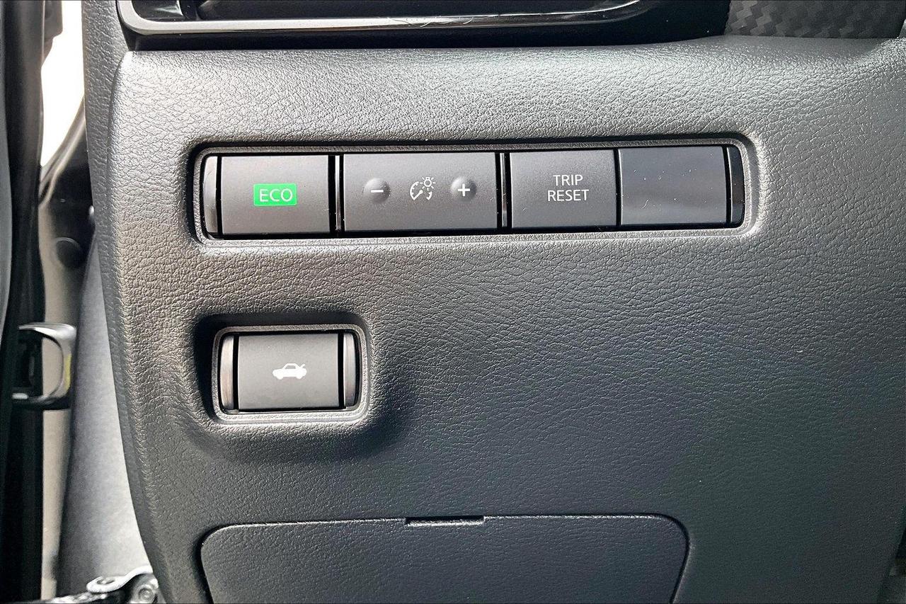 2021 Nissan Sentra SV 4DR SEDAN Photo