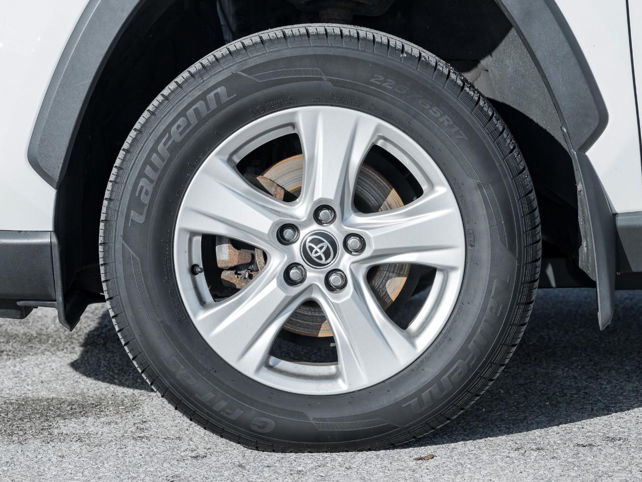 2021 Toyota RAV4 Hybrid XLE 4dr All-Wheel Drive Photo