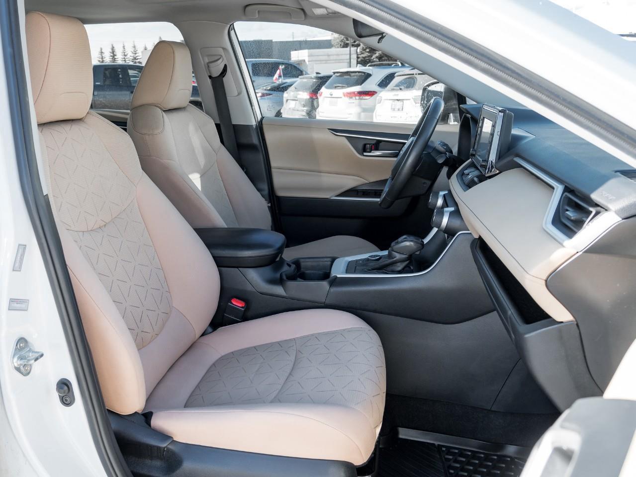 2021 Toyota RAV4 Hybrid XLE 4dr All-Wheel Drive Photo