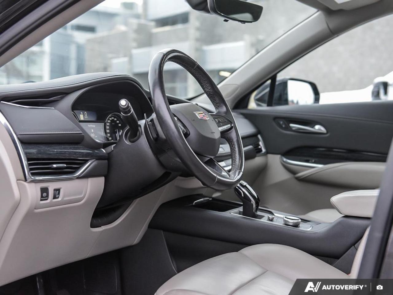 2022 Cadillac XT4 Premium Luxury Photo