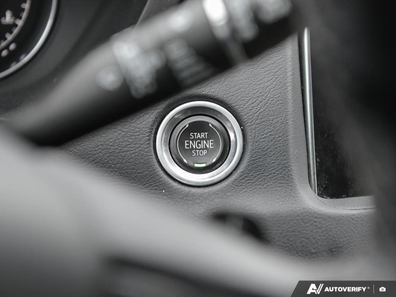 2022 Cadillac XT4 Premium Luxury Photo