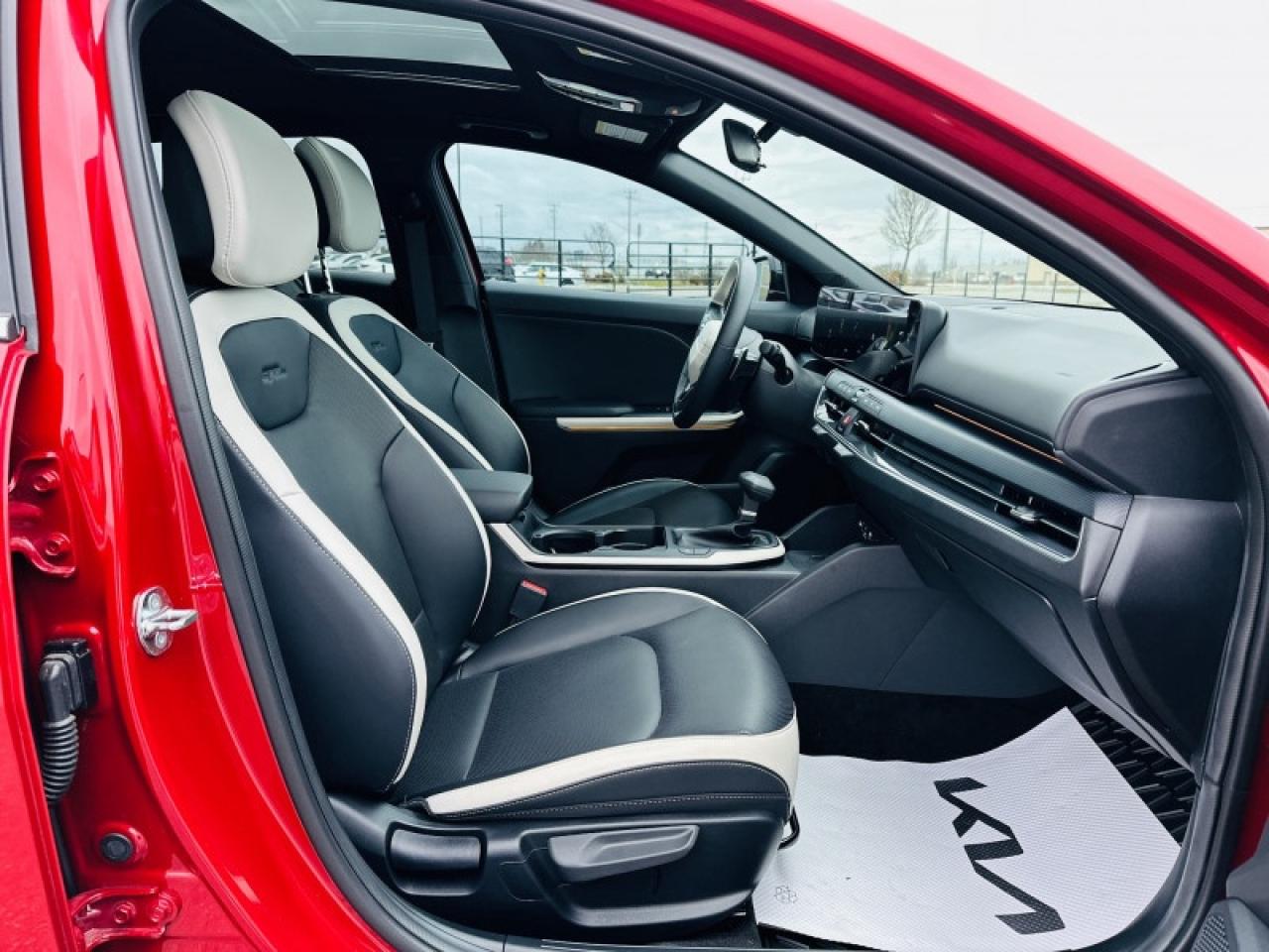 2025 Kia K4 GT-LINE TURBO Photo