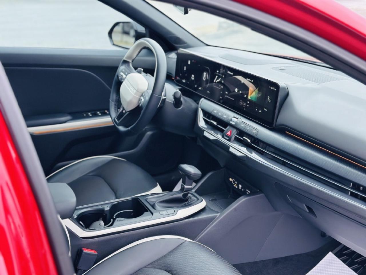 2025 Kia K4 GT-LINE TURBO Photo