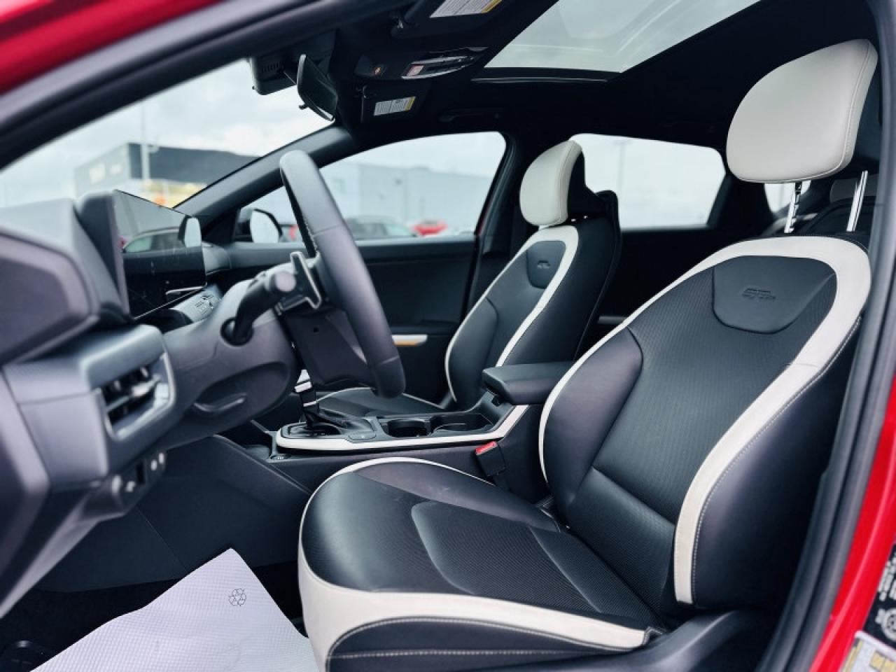 2025 Kia K4 GT-LINE TURBO Photo