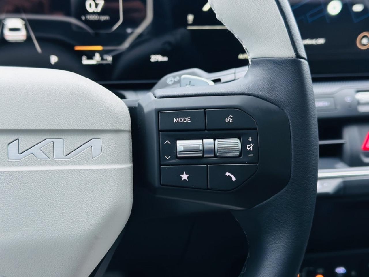 2025 Kia K4 GT-LINE TURBO Photo