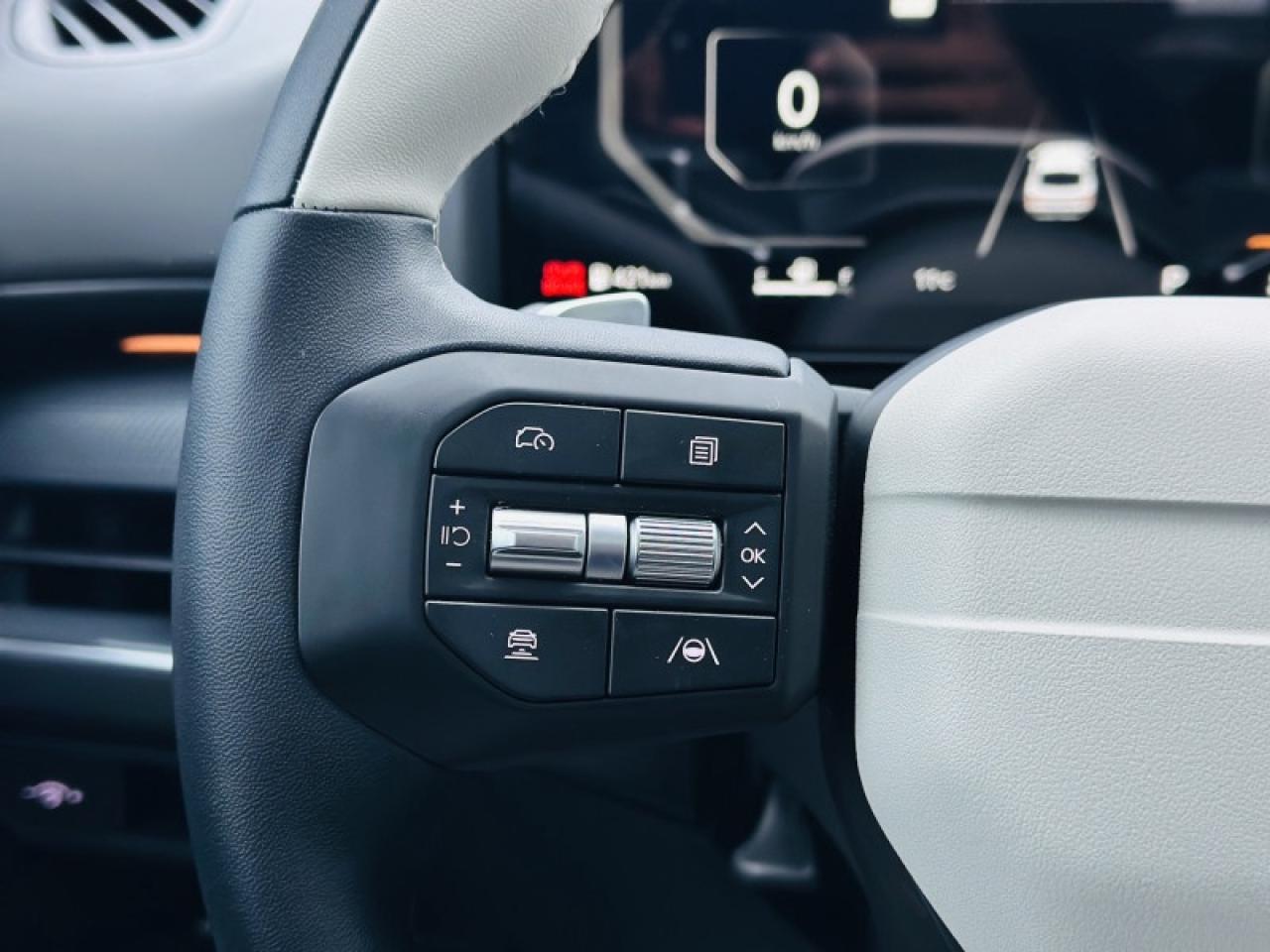 2025 Kia K4 GT-LINE TURBO Photo