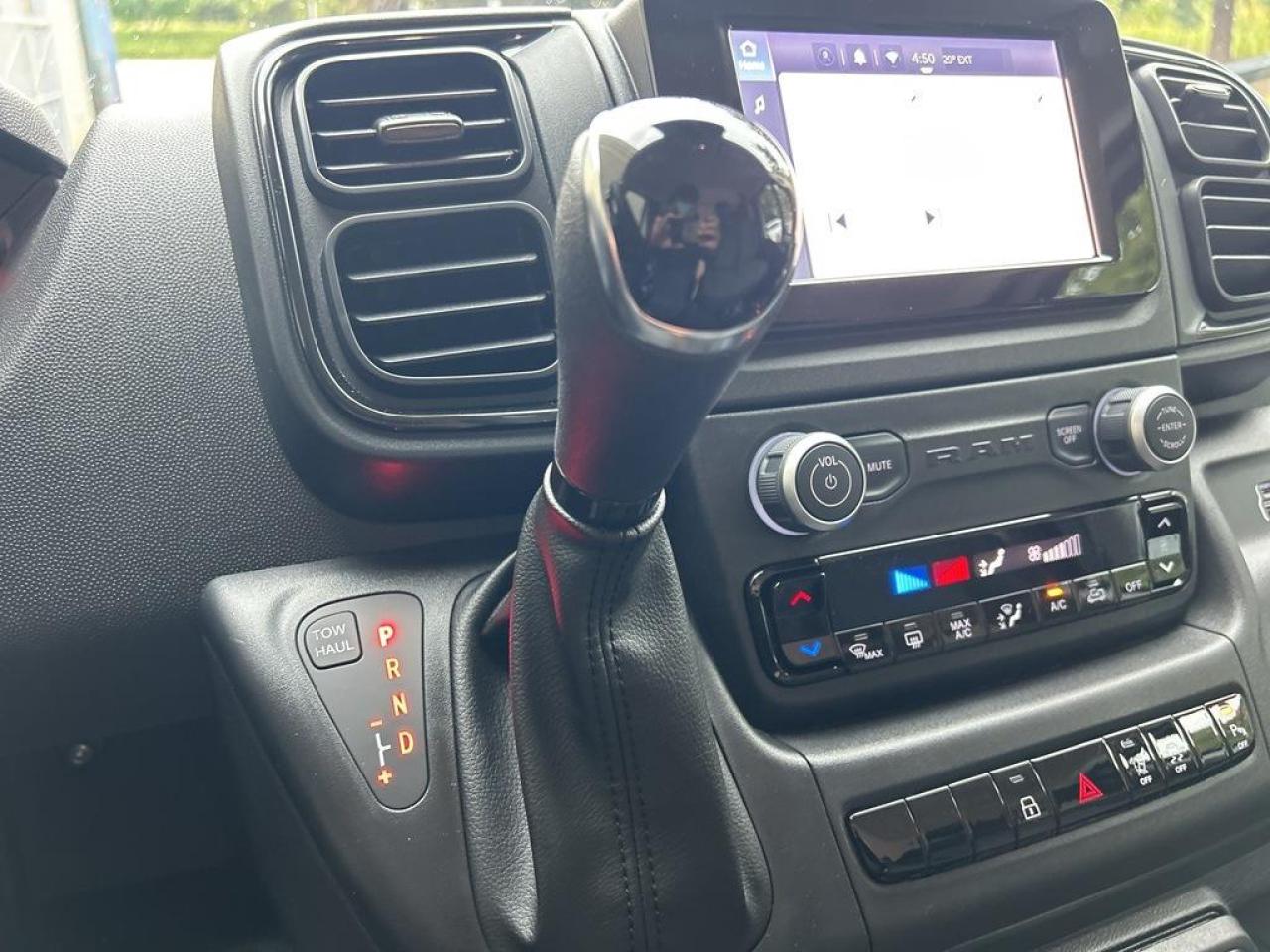 2025 RAM ProMaster 1500 Low Roof Cargo Van 136 in. WB Photo