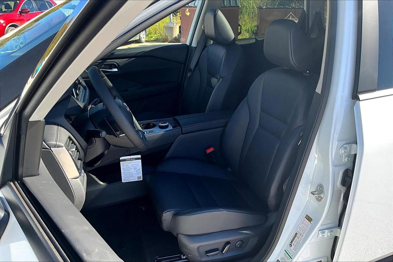 2026 Nissan Rogue SV Moonroof 4dr All-Wheel Drive Sport Utility Photo