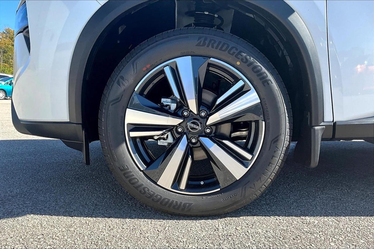 2026 Nissan Rogue SV Moonroof 4dr All-Wheel Drive Sport Utility Photo