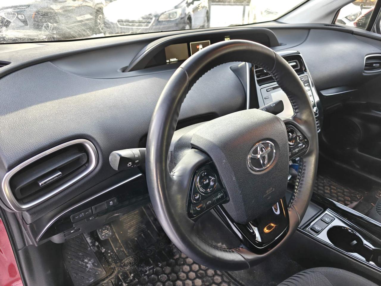 2021 Toyota Prius Prime Base 5dr Hatchback Photo