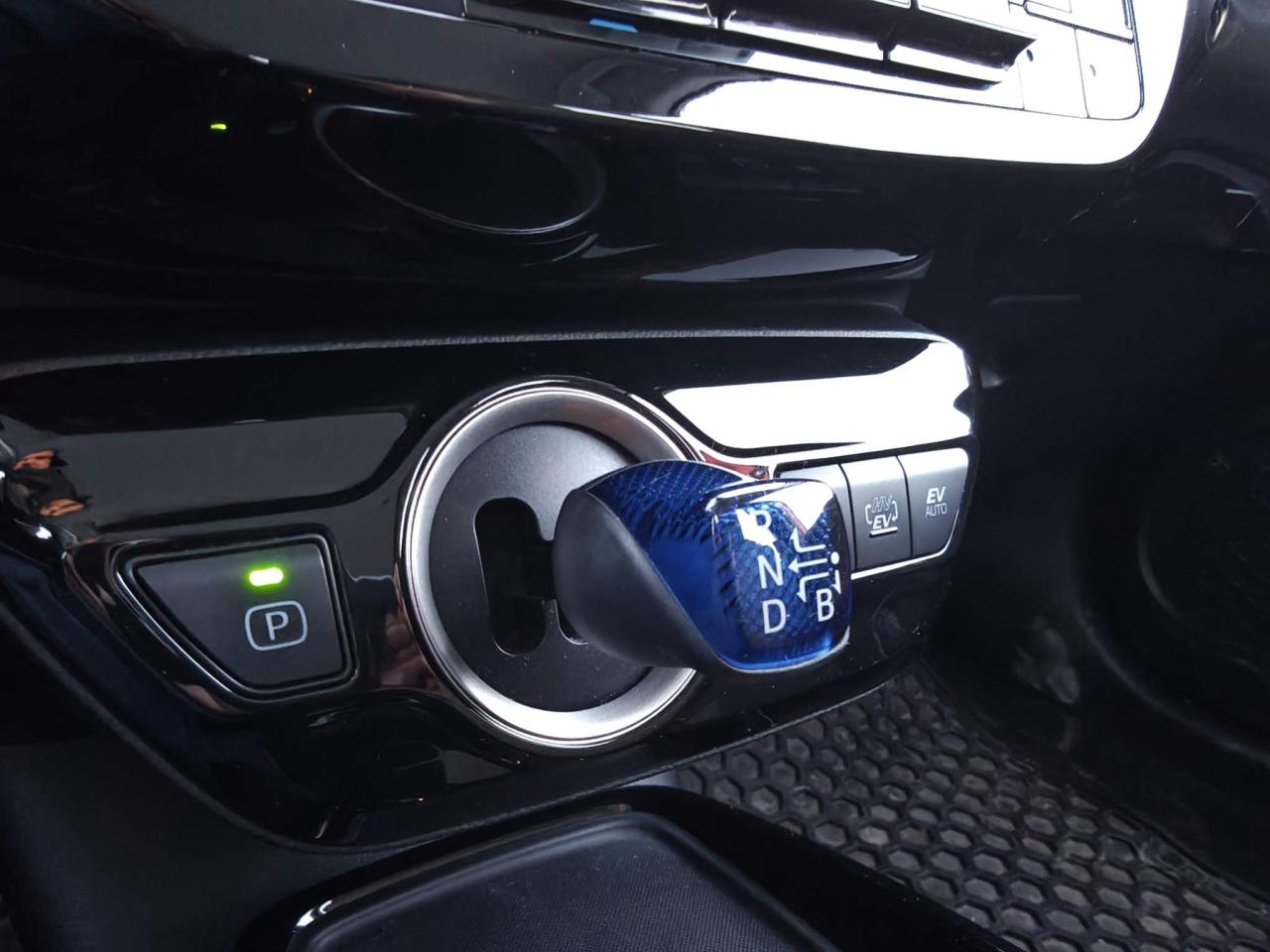 2021 Toyota Prius Prime Base 5dr Hatchback Photo