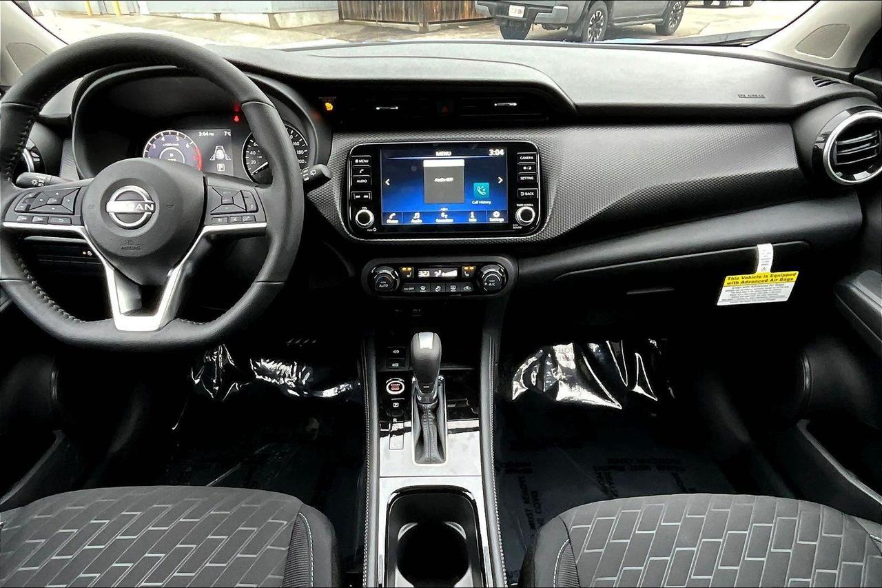 2025 Nissan Kicks Play SV 4dr Front-Wheel Drive Photo